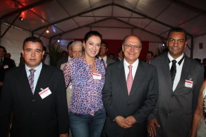 Rita Passos, governador Alckmin e o prefeito Levi, durante lançamento da pedra fundamental da futura fábrica da Toyota em Porto Feliz